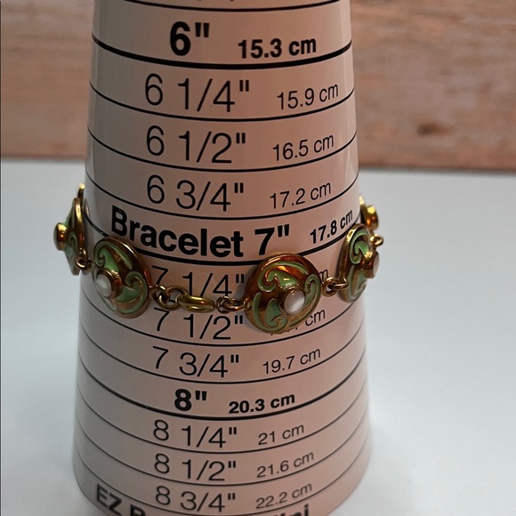 Sterlings 925 & green enamel Elegant Green and Gold Bracelet - Picture 4 of 9